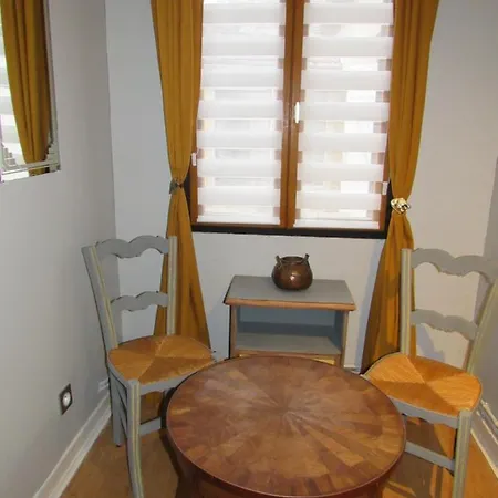 Esquirhall, D'hotes Journiac