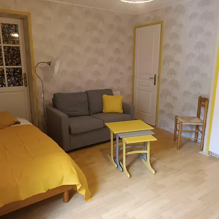 Panzió Esquirhall, D'hotes 3*