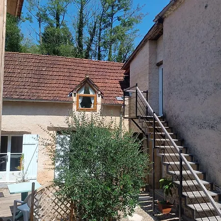 Panzió Esquirhall, D'hotes 3*